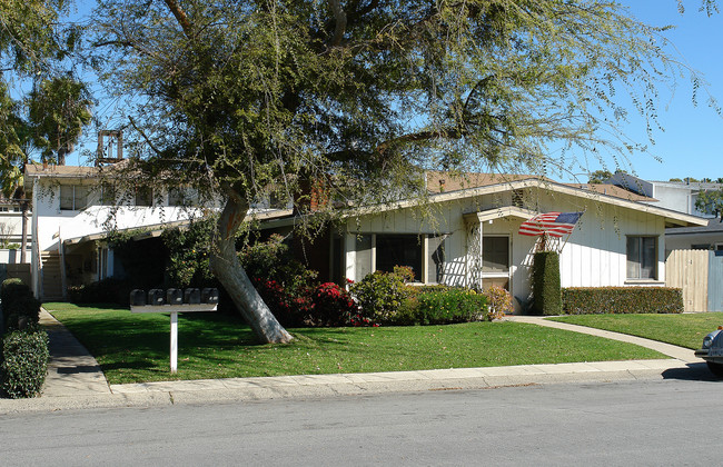 1900-1908 Haven Pl in Newport Beach, CA - Building Photo - Building Photo