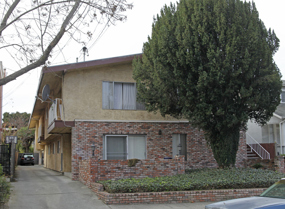 2216 Buena Vista Ave in Alameda, CA - Building Photo