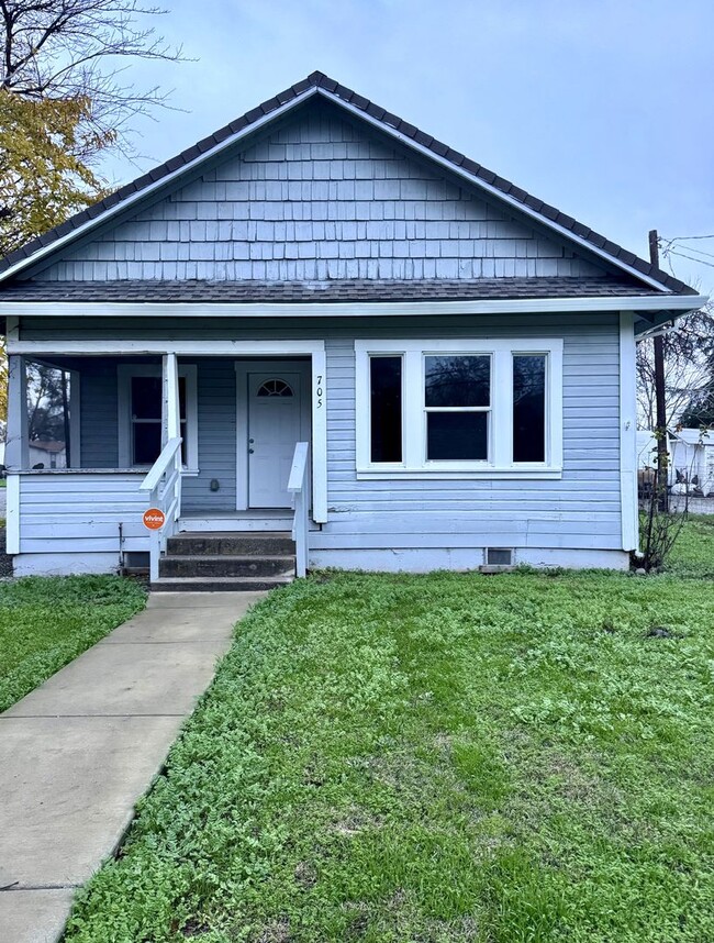 property at 705 E Wood St