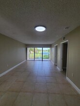 1520 Lake Crystal Dr in Royal Palm Beach, FL - Building Photo - Building Photo
