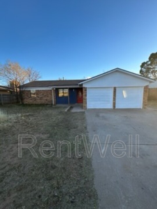 909 Bradley St in Lubbock, TX - Building Photo