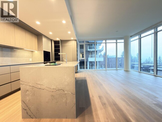 3963 Uplands Wy in Vancouver, BC - Building Photo - Building Photo