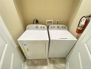 5709 Nightingale Ave, Unit 4 in McAllen, TX - Building Photo - Building Photo