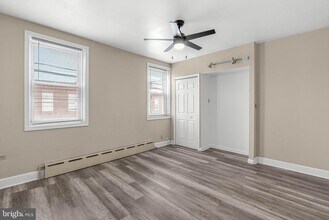 2440 Carpenter St in Philadelphia, PA - Building Photo - Building Photo