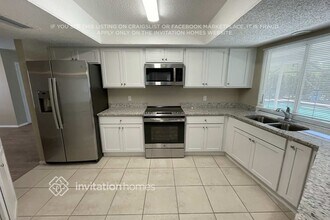 5886 Tyler Rd in Venice, FL - Foto de edificio - Building Photo