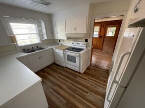 3205 Bridges St in Morehead City, NC - Building Photo - Building Photo