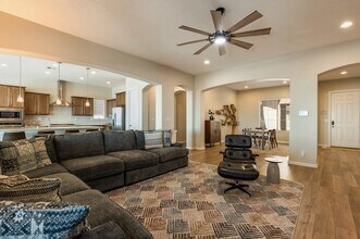 1720 Mount Hood Trl NW in Albuquerque, NM - Building Photo - Building Photo