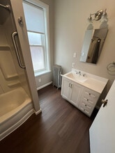 571 Jefferson St, Unit Unit 1 in Dubuque, IA - Foto de edificio - Building Photo