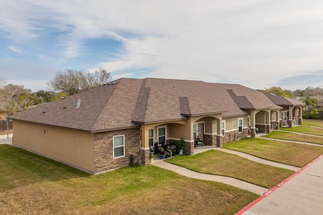 Greenway Townhomes in Corpus Christi, TX - Building Photo - Building Photo