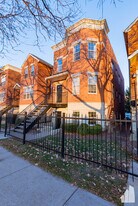 1471 N Larrabee St, Unit C in Chicago, IL - Building Photo