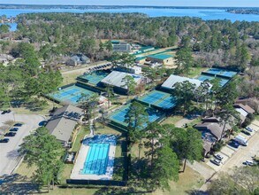 12635 Lakeshore Dr in Montgomery, TX - Building Photo - Building Photo