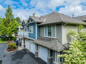 Sammamish Pointe in Issaquah, WA - Building Photo - Building Photo