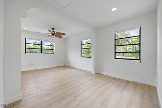 1575 Grace Ave in Ft. Myers, FL - Foto de edificio - Building Photo