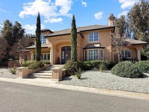 1526 Hillview Dr in Los Altos, CA - Building Photo - Building Photo