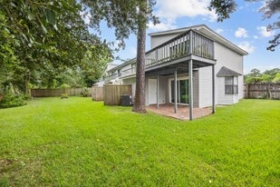 3252 Cypress Ln in Gulf Breeze, FL - Building Photo