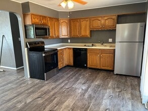 703 5th St in Colona, IL - Building Photo - Building Photo