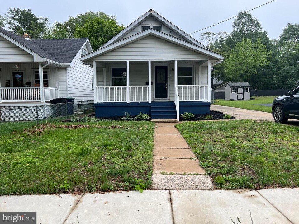 38 Pressey St in Hammonton, NJ - Building Photo
