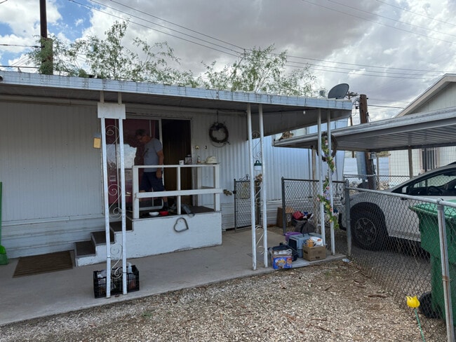 property at 1217 W Garnette St