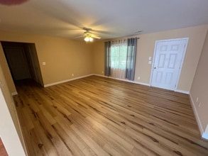 32422 White Oak Dr in Locust Grove, VA - Building Photo - Building Photo