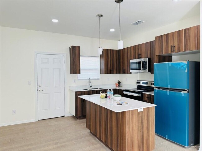 3009 W Driftwood St, Unit 3