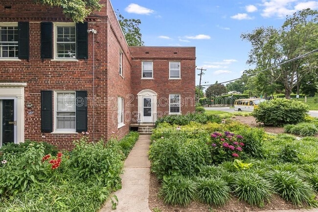 property at 1020 S Barton St