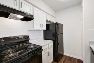 Aven West in Houston, TX - Building Photo - Building Photo