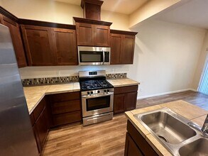 5733 Karen Lynn Loop S in Salem, OR - Building Photo - Building Photo