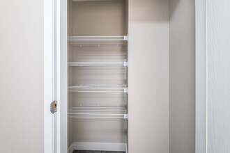 Auburn in Edmonton, AB - Building Photo - Building Photo