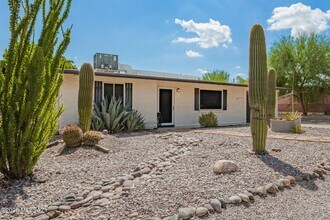 2754 N Cherry Ave in Tucson, AZ - Building Photo - Building Photo
