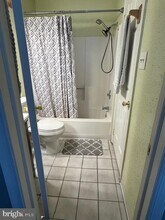 1090 Tristram Cir in Mantua, NJ - Foto de edificio - Building Photo