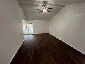 2901 Lanette Ln in Arlington, TX - Foto de edificio - Building Photo