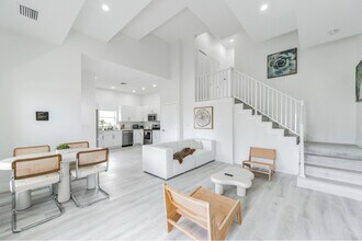 3204 Karen Dr in Naples, FL - Building Photo - Building Photo