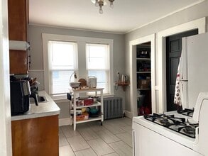 26 Harrison St in Quincy, MA - Building Photo - Building Photo