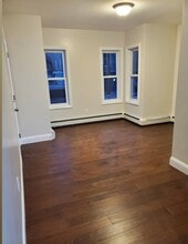 97 Thomas St, Unit First floor in Fall River, MA - Building Photo - Building Photo