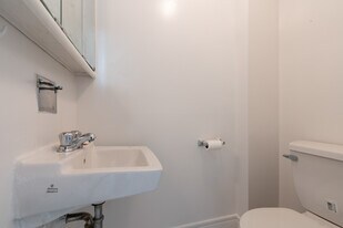 4355 Jane St in Toronto, ON - Building Photo