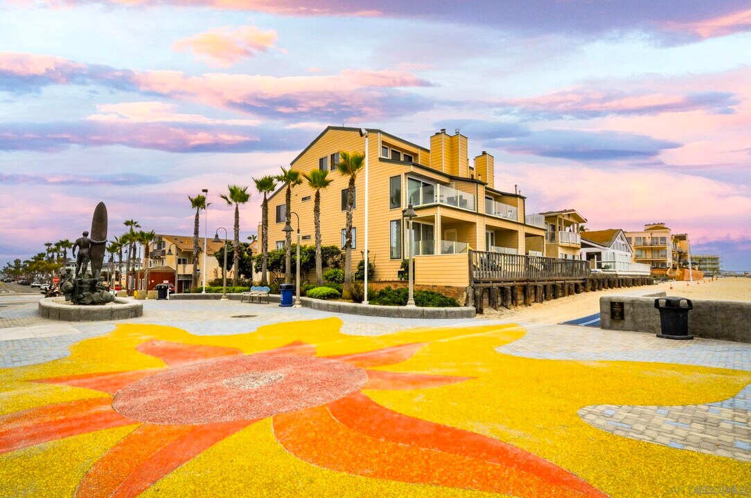 706 Ocean Ln in Imperial Beach, CA - Building Photo