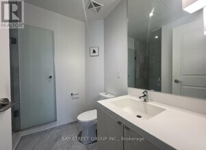 8 The Esplanade in Toronto, ON - Building Photo - Building Photo