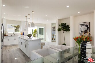 3827 S Victoria Ave in Los Angeles, CA - Building Photo - Building Photo