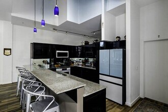 102 Quitman St in Houston, TX - Foto de edificio - Building Photo