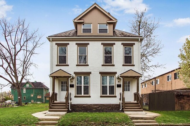 property at 1013 E Rich St