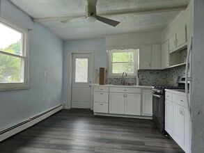 43 Milton Tpke, Unit B in Milton, NY - Foto de edificio - Building Photo