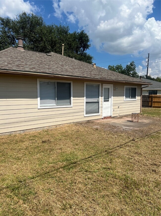 15303 Riverside Grove Dr