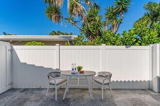 4875 NE 18th Ave in Oakland Park, FL - Building Photo - Building Photo