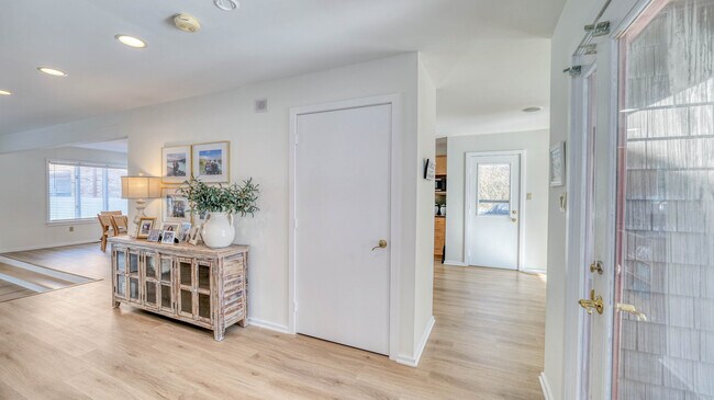 6 Brunswick Ct in Margate City, NJ - Foto de edificio - Building Photo