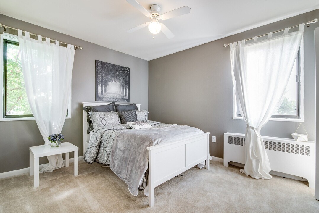 Meadowbrook Run in Washington, DC - Building Photo