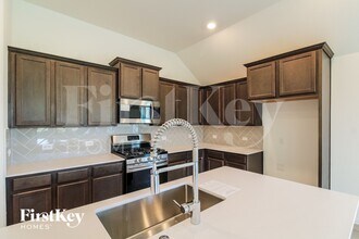 9606 Mystic Way in Mont Belvieu, TX - Foto de edificio - Building Photo