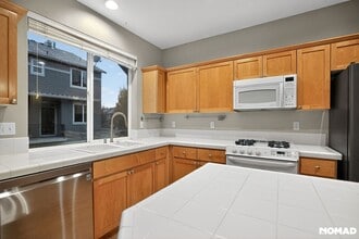 2288 NW Oak Knoll Pl in Beaverton, OR - Building Photo - Building Photo