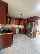 12-28-28 Fairclough Pl in Fair Lawn, NJ - Building Photo - Building Photo