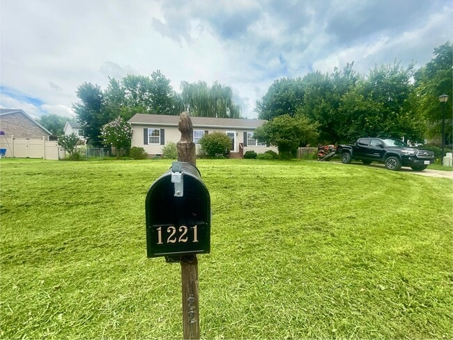 property at 1221 Calina Ct