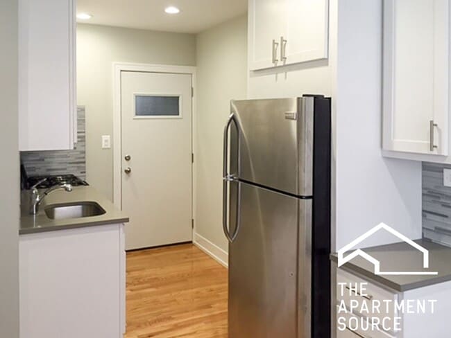 property at 516 W Cornelia Ave